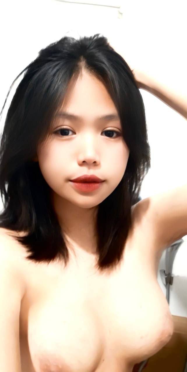 "Nhanh lên và địt đi!" Bạn gái đoan chính và đôi tình nhân trẻ ngày nào cũng quan hệ không dùng bao cao su, con cặc dài ra vào, xuất tinh vào âm hộ ~ Chàng trai nghỉ ngơi rồi lại đánh tiếp...
