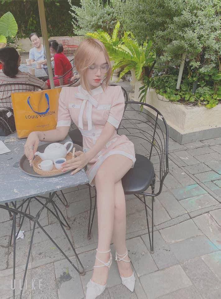 Phát hiện đồng nghiệp nữ làm chung công ty từng là diễn viên jav