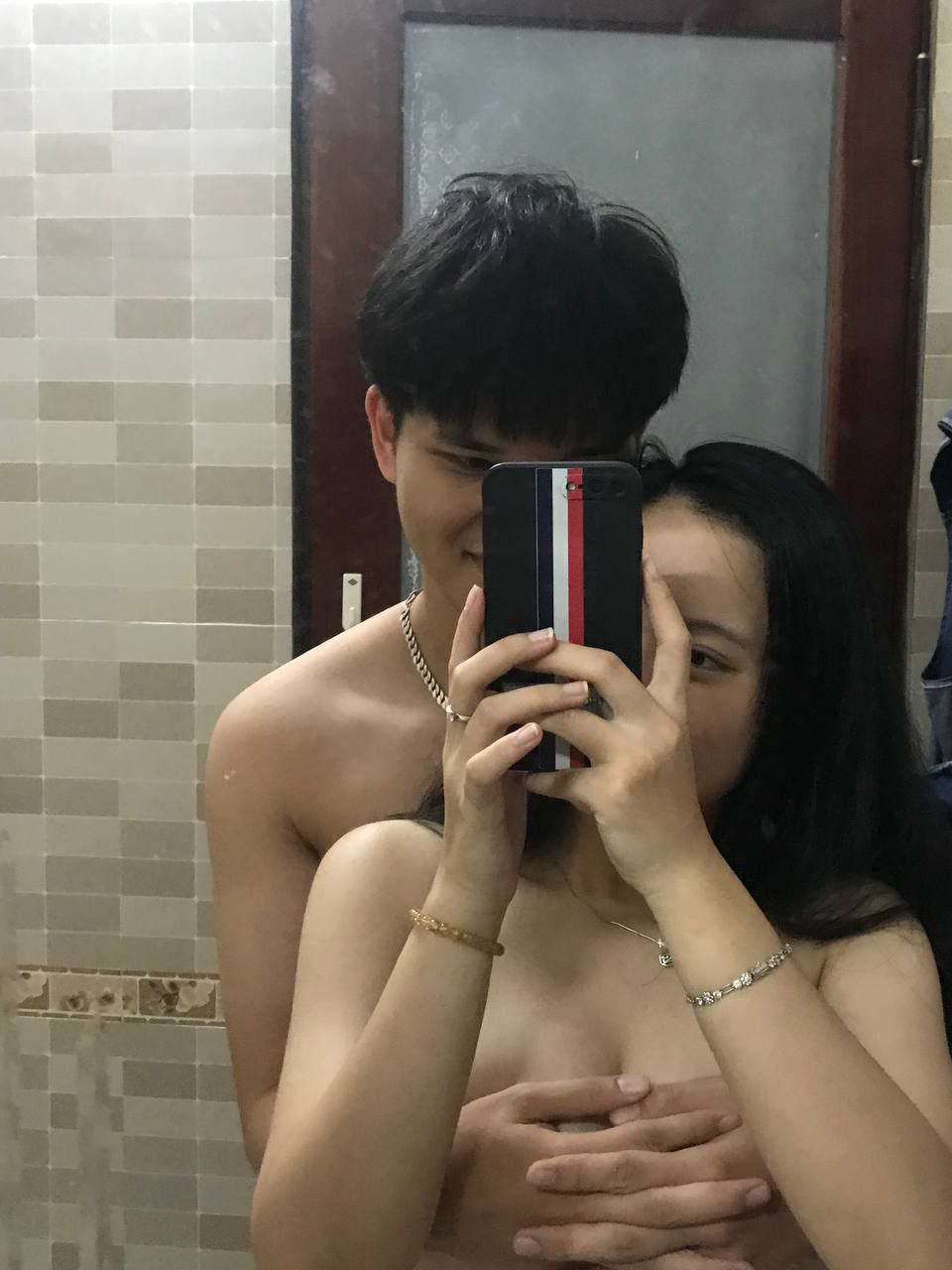 FC2PPV-2733412,FC2PPV-2733412 FC2-PPV-2733412 Bữa tiệc của quỷ dữ lại diễn ra sau bữa tiệc rượu